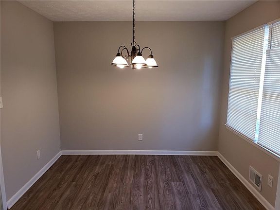 5th image of 790 Needle Rock Dr