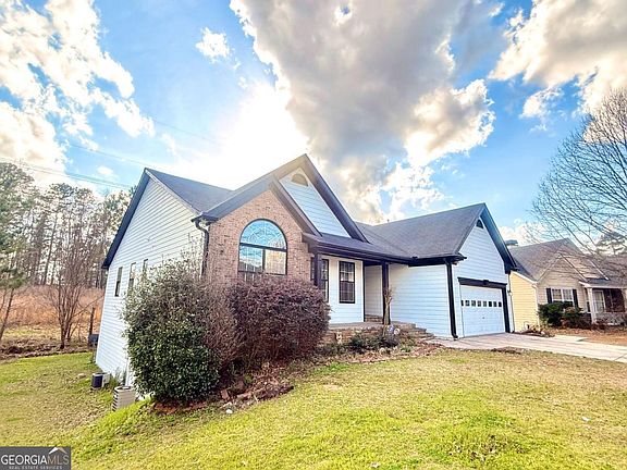 3rd image of 557 Vickers Ln