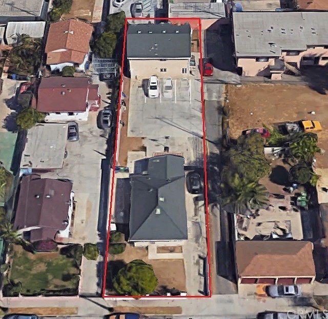 1st image of 819 W 80th St