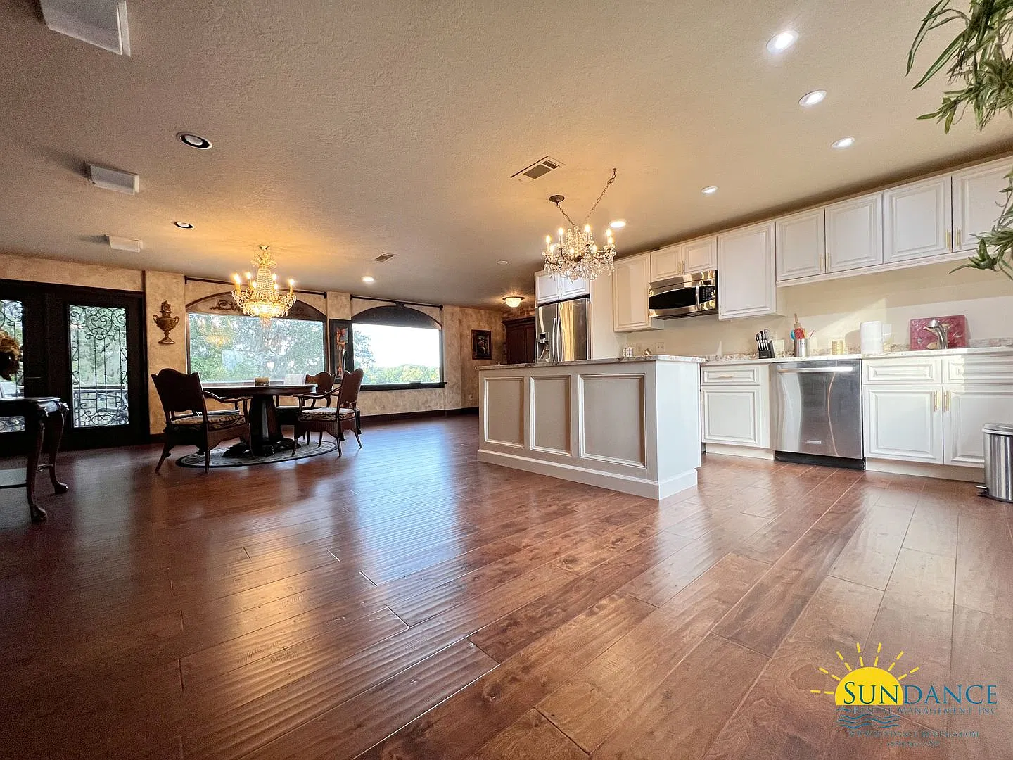 Unique Furnished Waterfront Rental on Don's Bayou! — Photo 3