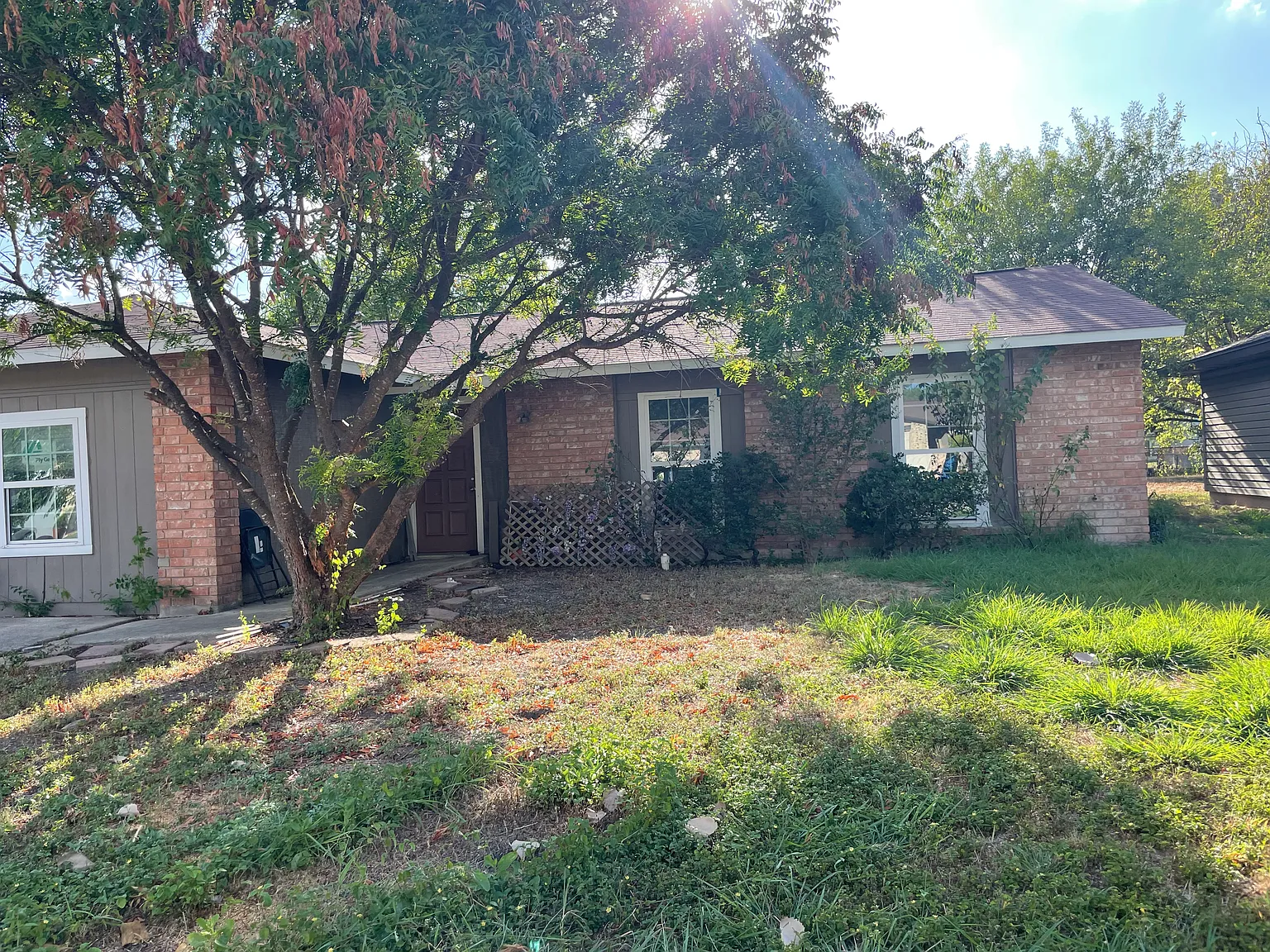 4 bed, 1600 sqft, $1,550 — Photo 1