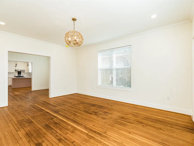 2516 Avenue K #1 — Photo 4