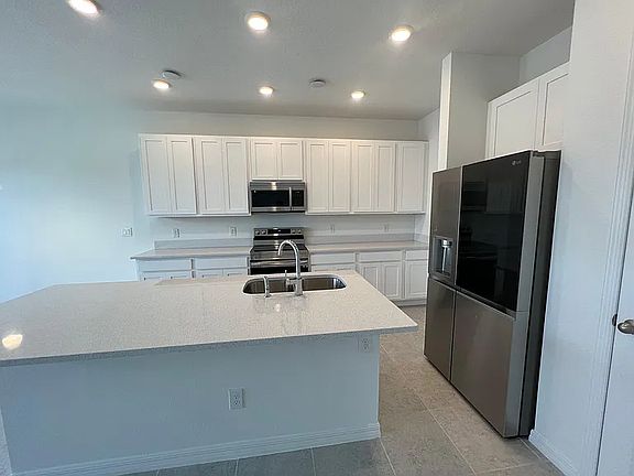 5th image of 779 Longboat Dr