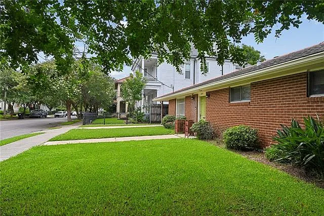 2 bed, 2.0 bath, 1000 sqft, $2,000 — Photo 3