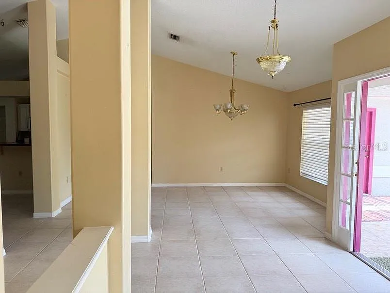 3 bed, 2.0 bath, 1776 sqft, $2,400 — Photo 4