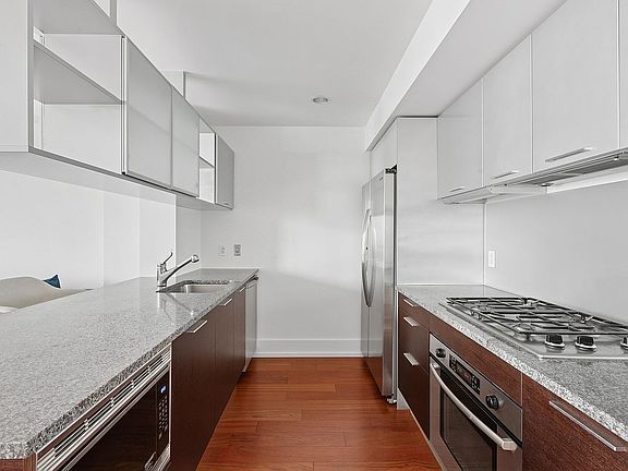4th image of 350 W 42nd St APT 53F