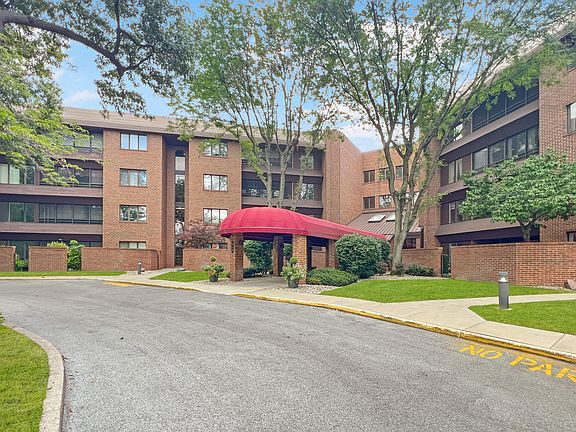 2nd image of 910 Ridge Rd Unit 208