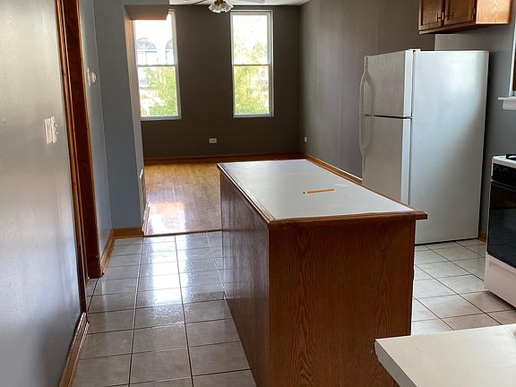 4th image of 2323 W Charleston St #2