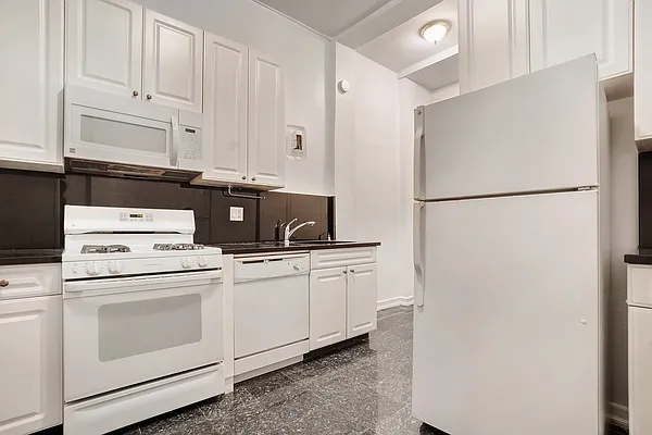 Rented by REAL New York | media 16