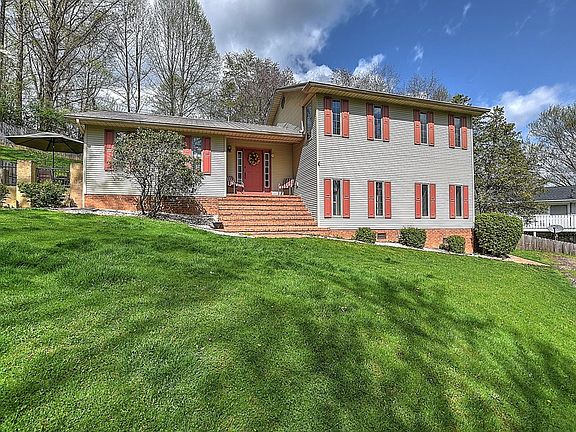 3rd image of 21272 Lakeshore Dr