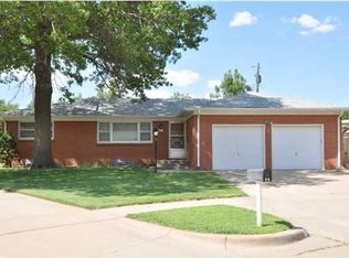 217 N Alvena Ct, Wichita, KS 67203