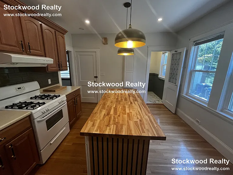72 Harvest St #1R — Photo 7