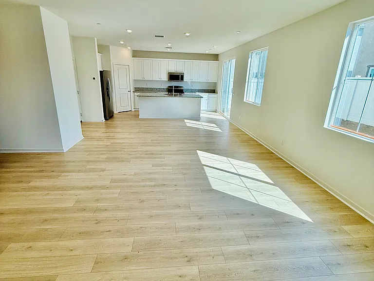 29091 Venice Pl — Photo 4