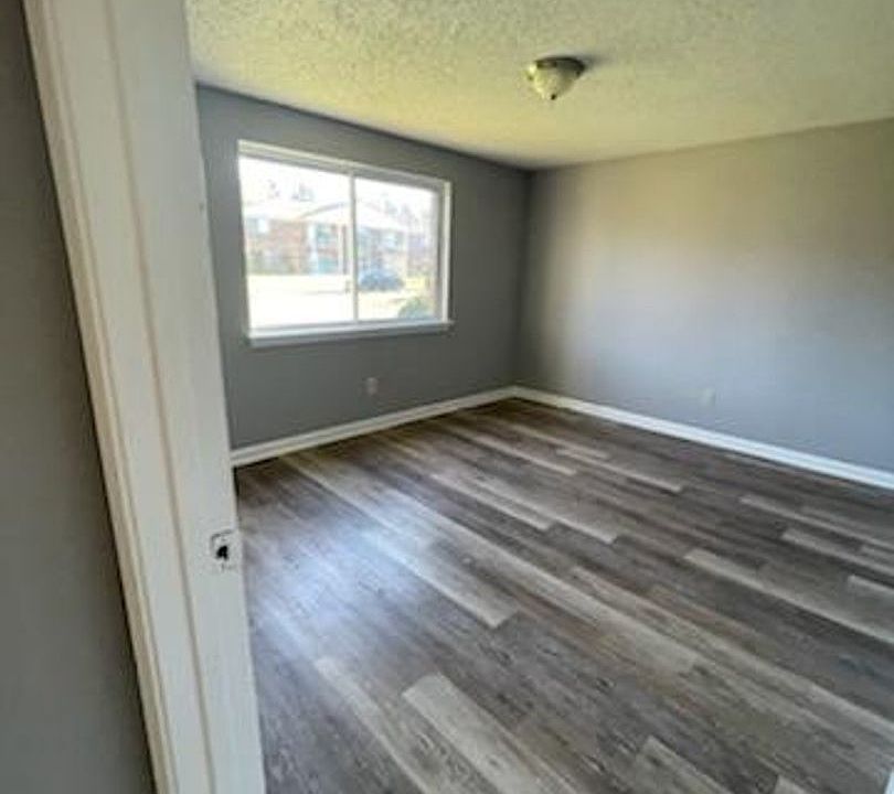 1st image of 72 Oakridge Dr #61-4