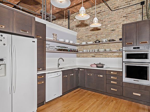 5th image of 540 N Lake Shore Dr APT 606