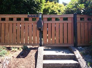 3052 38th Ave SW, Seattle, WA 98126