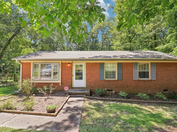 832 Clearwater Dr, Sanford, NC 27330