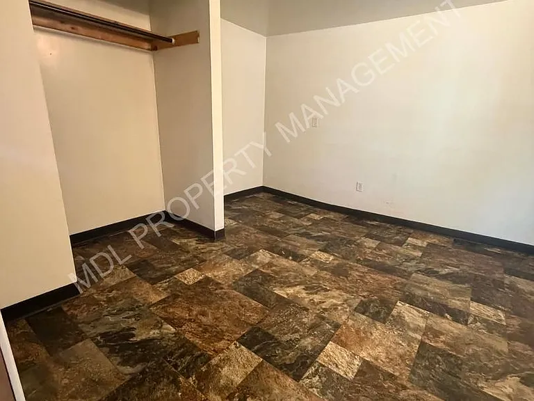 727 N Hamilton Street — Photo 8