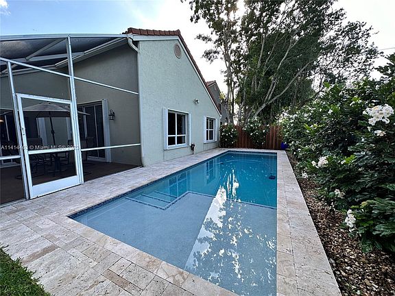 5th image of 10280 NW 10th St