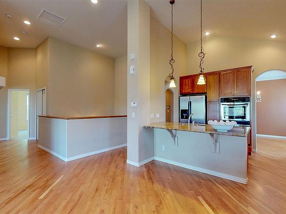 3rd image of 7855 Zinnia St