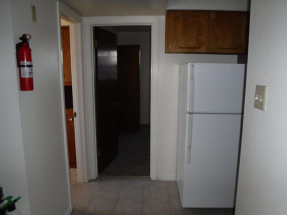 4th image of 2605 W Alameda St