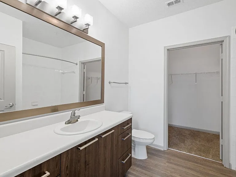 Park Avenue Apartments — Photo 56