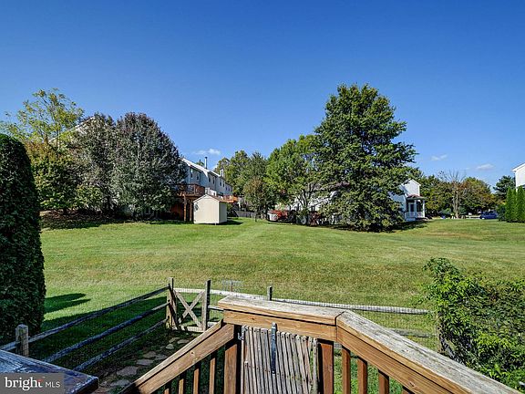5th image of 30 Tattersaul Ct