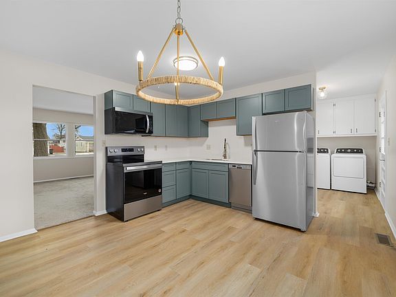 4th image of 7602 Pinedale Dr
