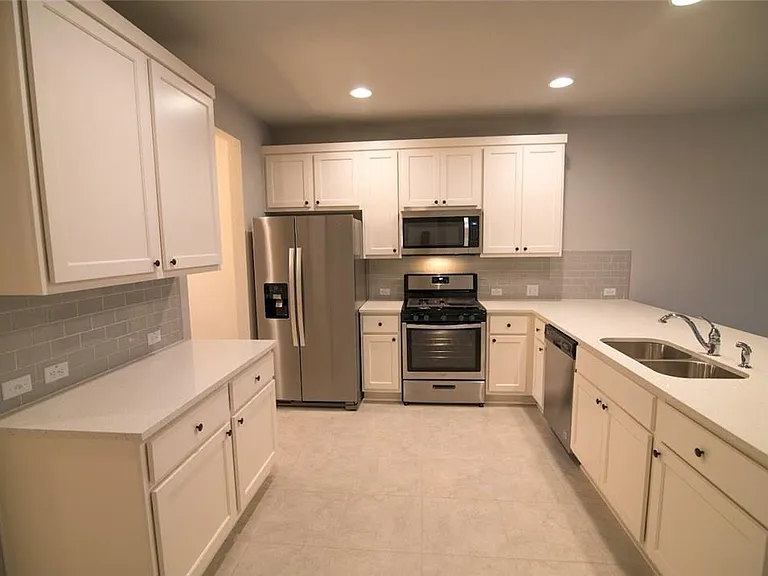 1732 Yaupon Grove Ln — Photo 2