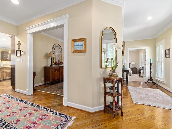 4th image of 307 Partridge Ct