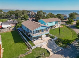 108 Bay Oaks Dr, La Porte, TX 77571