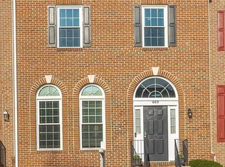 669 McLeary Sq SE, Leesburg, VA 20175