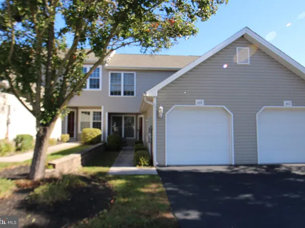 660 Mallard Dr, Etters, PA 17319