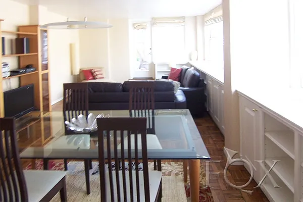 Rented by Fox Residential Group | media 18