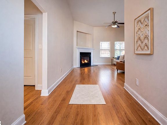 4th image of 500 Airdale Ln