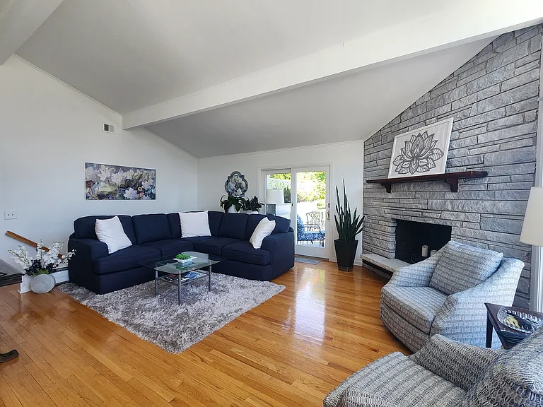 2139 Terrace Ln S — Photo 6