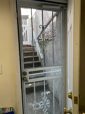 Rented by Voro, LLC | media 33