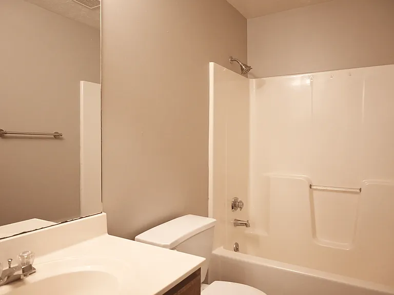 112 E Glenmore Dr — Photo 40