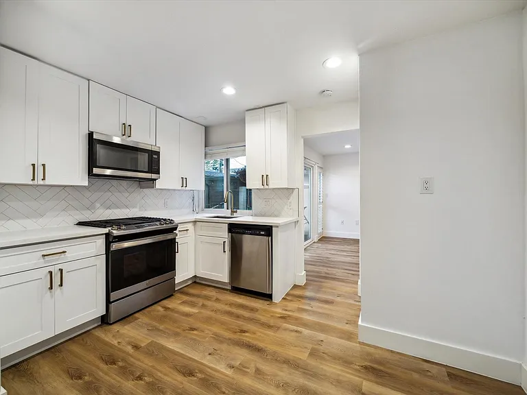 6321 Deerwood Rd — Photo 26