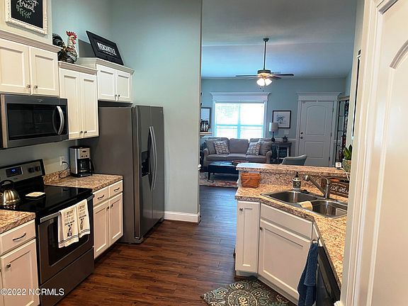 3rd image of 2247 Sweet Bay Drive #A
