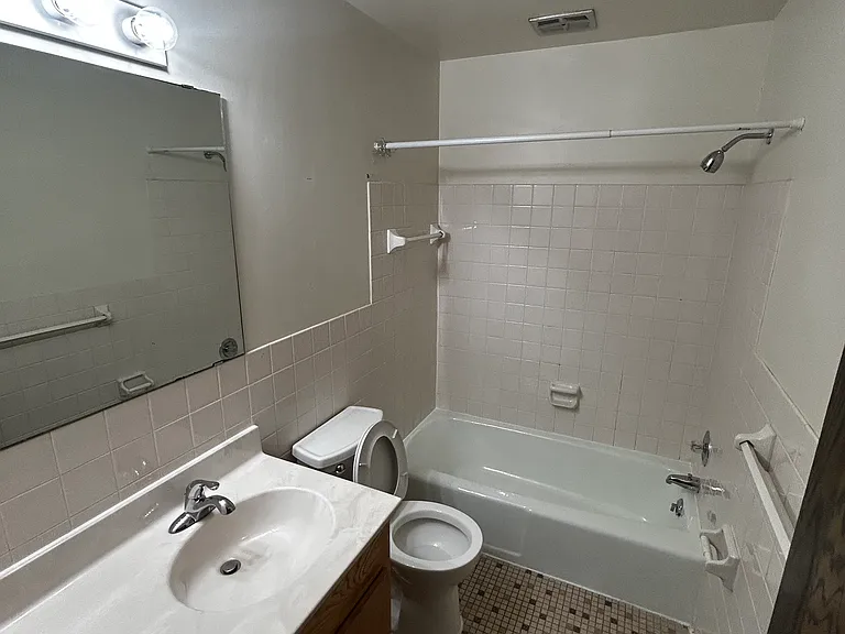 Mechanic Avenue Apartments — Photo 14