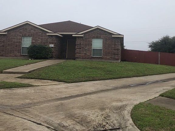 2nd image of 844 Horseshoe Ct