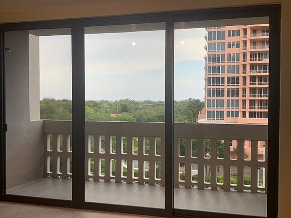 3rd image of 90 Edgewater Dr APT 606