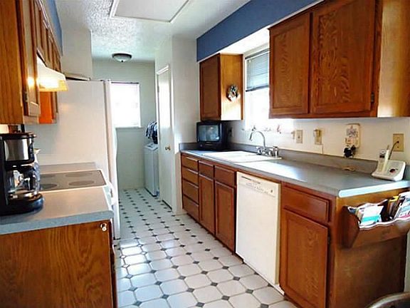 3rd image of 5903 Twin Willows Dr