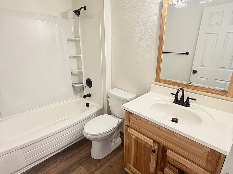 540 W Maple St #25 — Photo 15