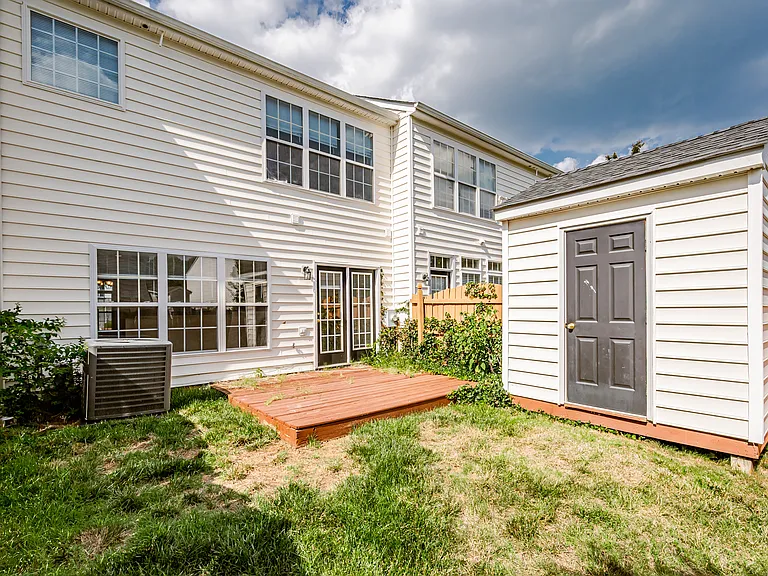 1429 New Haven Ct — Photo 44