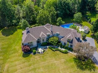 7975 Oak Brook Cir, Pittsford, NY 14534