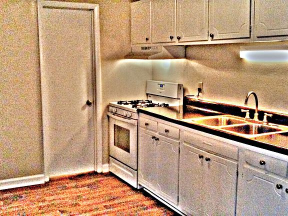 3rd image of 608 N Hardee St APT D6