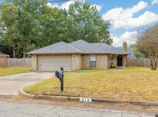 916 Corey Dr, Whitehouse, TX 75791