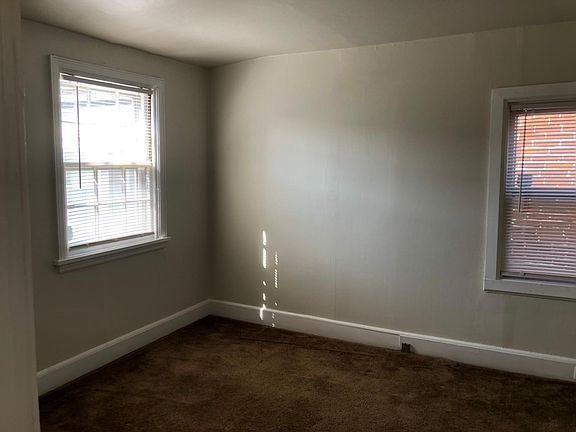 3rd image of 18 E Lancaster Ave